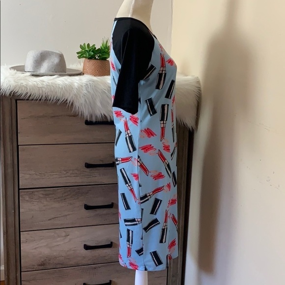 Iularoe • raglan tshirt dress in lipstick print - Picture 3 of 6